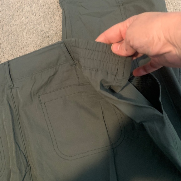 Kirkland Signature women’s Olive Green Travel Pant Size 16 - Picture 5 of 6